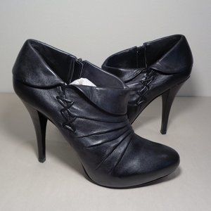 Guess Size 10 M OBSTACLE Black Leather Heeled Booties Boots New Women's Shoes